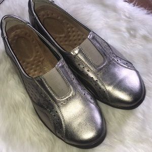 Hush Puppies Ease Platinum Leather Slip-On Shoes Size 10 Wide 42 Euro